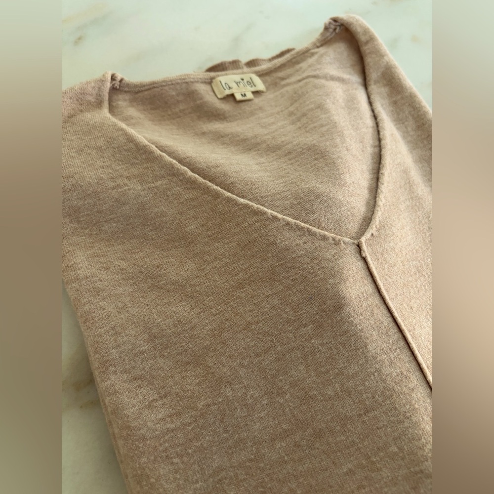 La Miel v-neck pullover sweater Size M